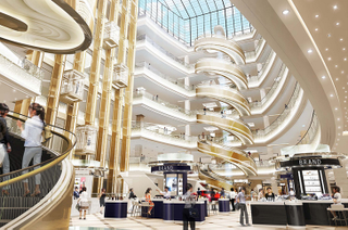 Illustration for article titled The Largest Spiral Escalator Ever Built Just Opened In Shanghai